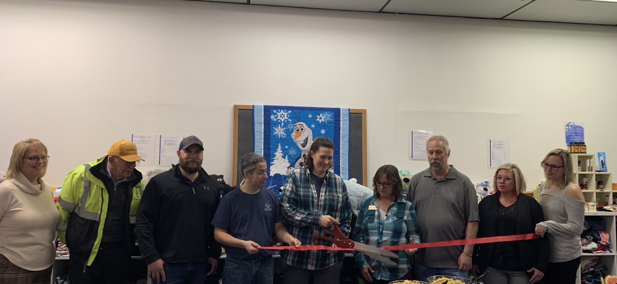 Dale’s Depot holds ribbon cutting ceremony